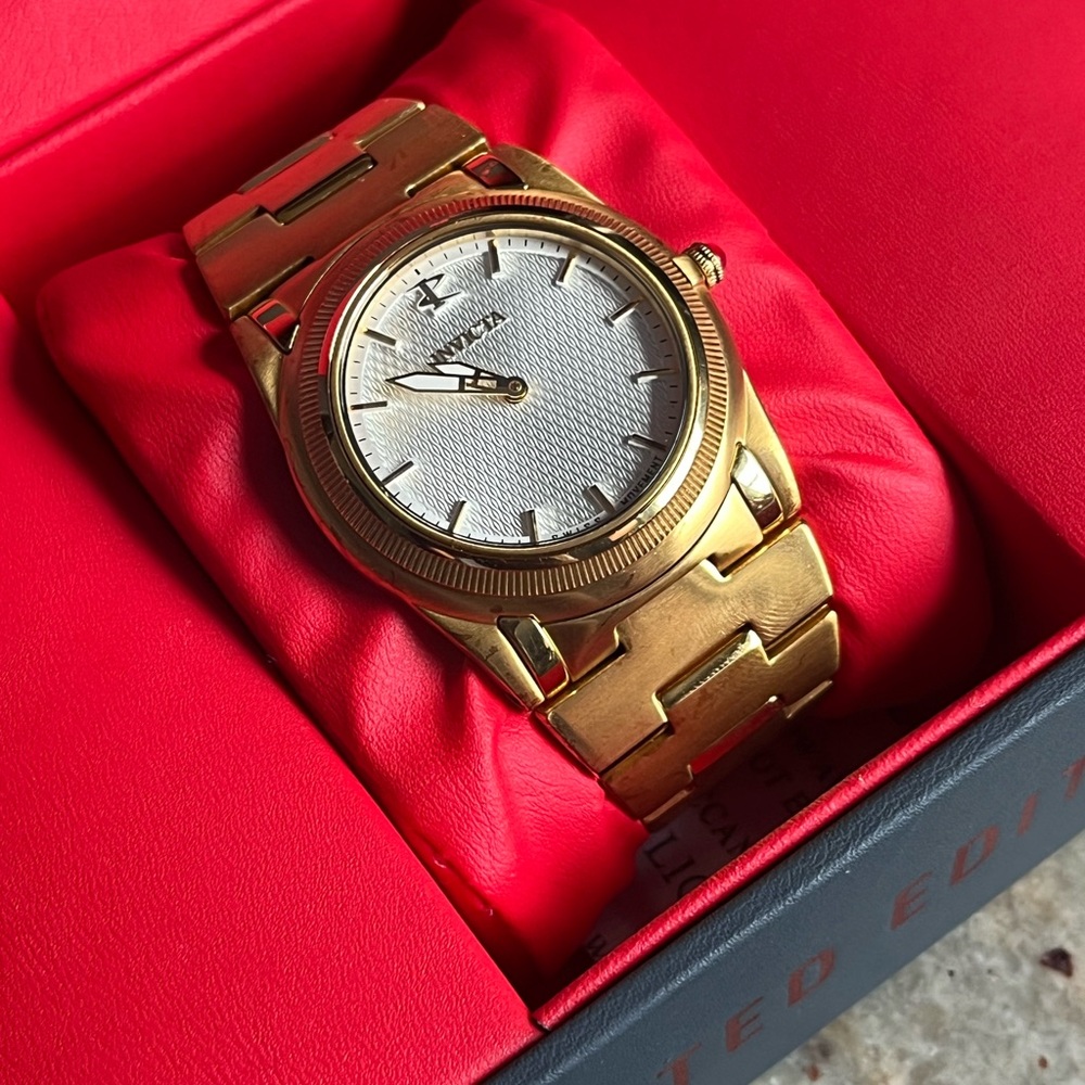 Invicta ultra thin